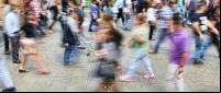 pessoas caminhas em campinas