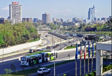 Investimento em ônibus elétricos faz Santiago emergir como uma referência em eletromobilidade (foto: mariordo59/Flickr)